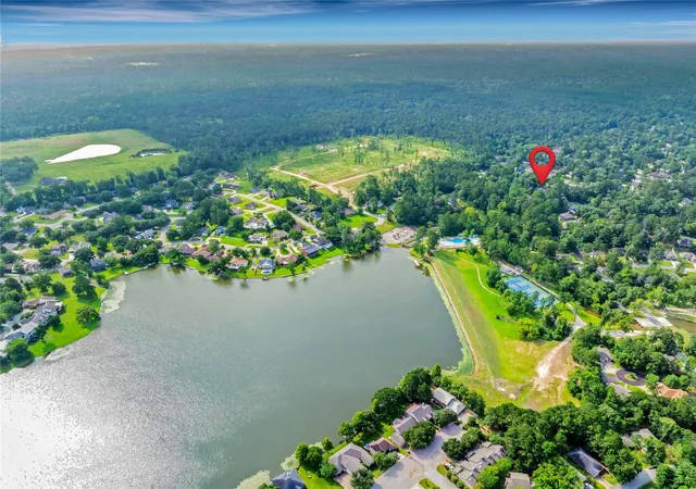 2nd image of 1728 E Lake Dr, Huntsville, TX 77340 | MLS# 40349763