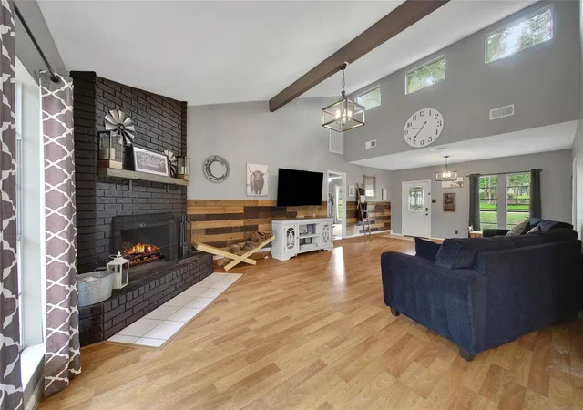 Photo 3 of Single family home for sale at 1728 E Lake Dr, Huntsville, TX 77340 | MLS# 40349763 | Listing updated on 2026-10-04