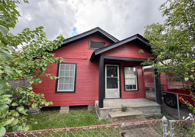 1st image of 1504 Luzon St, Houston, TX 77009 | MLS# 86512812