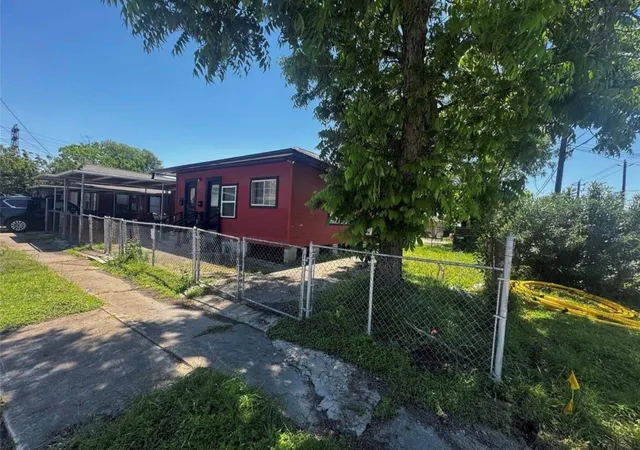 29th image of 1504 Luzon St, Houston, TX 77009 | MLS# 86512812