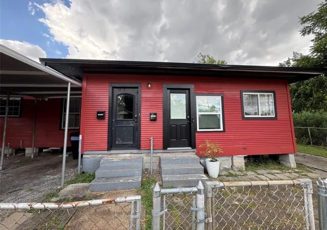 2nd image of 1504 Luzon St, Houston, TX 77009 | MLS# 86512812
