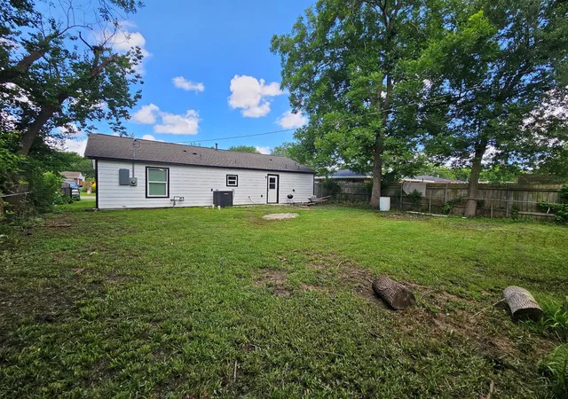 38th image of 2129 Raspberry Ln, Pasadena, TX 77502 | MLS# 4794406