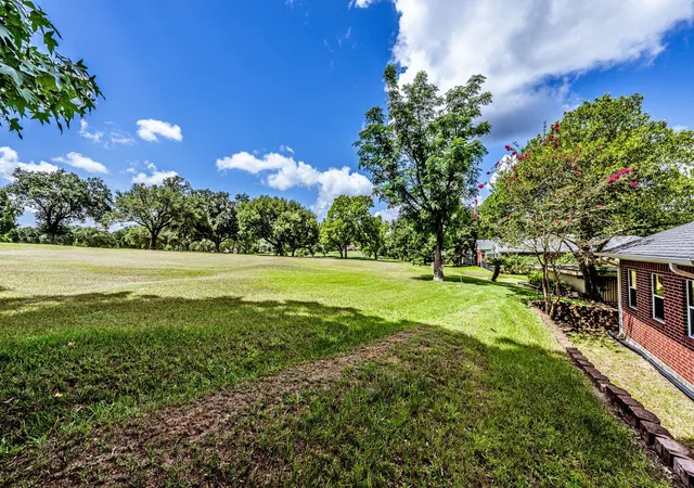 2nd image of 501 Cherry Hills Dr, Huntsville, TX 77340 | MLS# 27944950