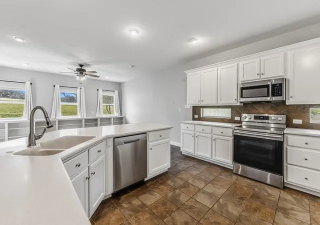 5th image of 501 Cherry Hills Dr, Huntsville, TX 77340 | MLS# 27944950