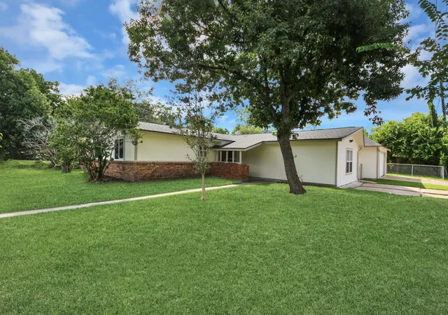 4th image of 5743 Newquay St, Houston, TX 77085 | MLS# 10497059