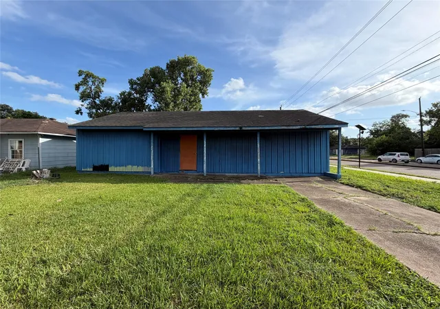1st image of 3902 Alberta St, Houston, TX 77021 | MLS# 81787119