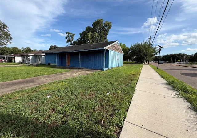 2nd image of 3902 Alberta St, Houston, TX 77021 | MLS# 81787119