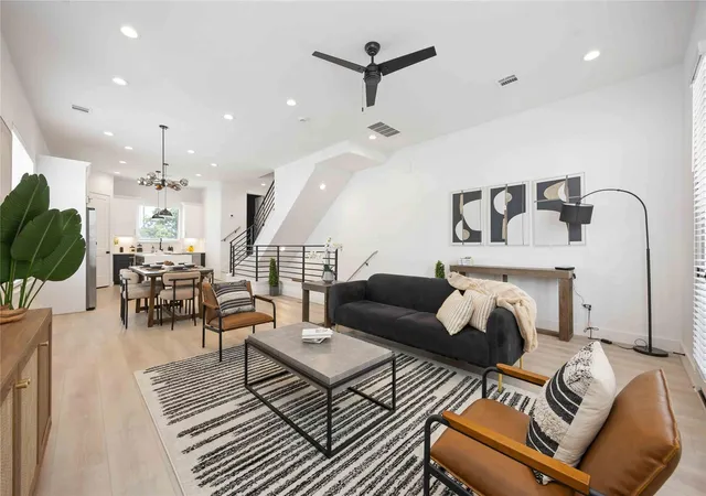 4th image of 7807 Amelia Rd #A, Houston, TX 77055 | MLS# 41834741