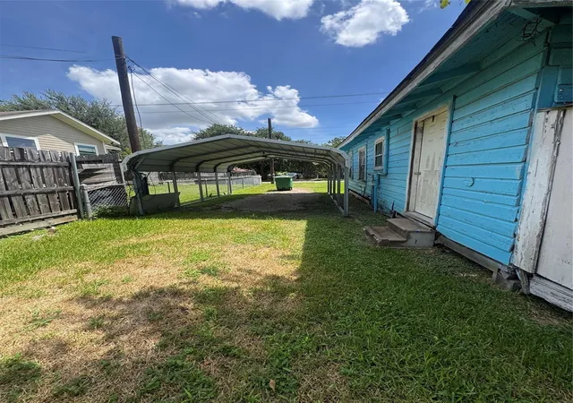 3rd image of 4211 Castor St, Houston, TX 77022 | MLS# 41396993