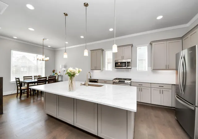 1st image of 5720 Petty St, Houston, TX 77007 | MLS# 48925063