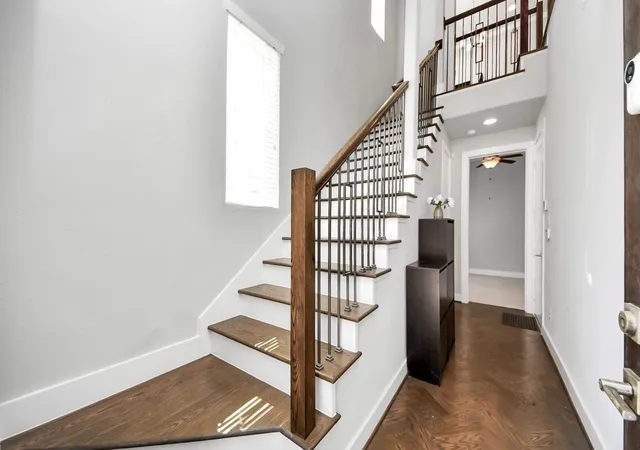 3rd image of 5720 Petty St, Houston, TX 77007 | MLS# 48925063