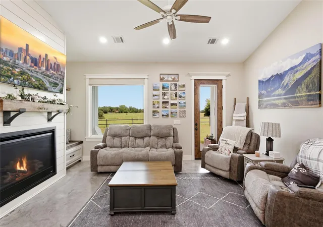 2nd image of 681 Emma Rd, Oakhurst, TX 77359 | MLS# 80923691