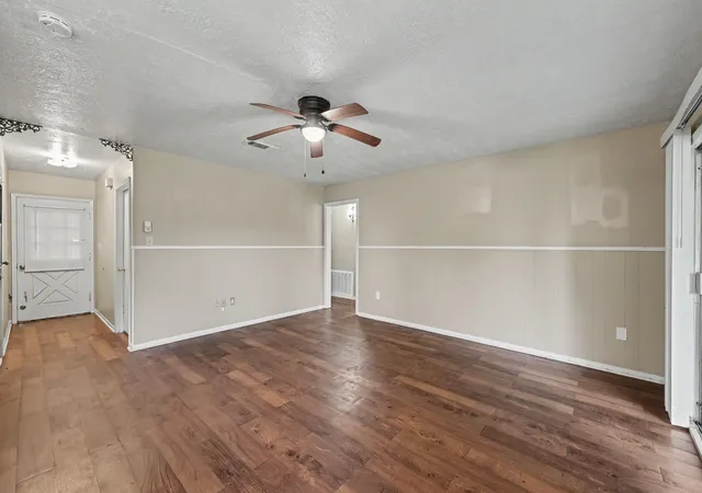 Photo 4 of Single family home for sale at 503 Northwood Dr, Conroe, TX 77303 | MLS# 98236773 | Listing updated on 2026-09-14