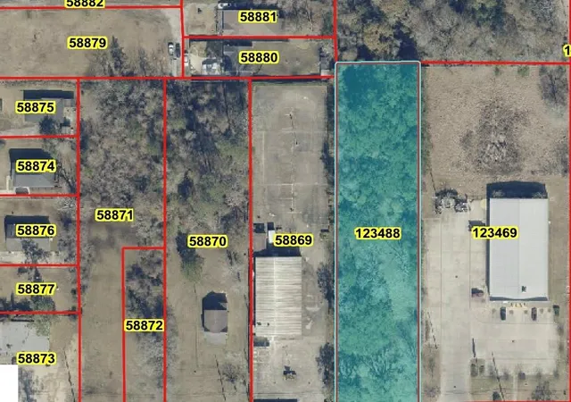 3rd image of 2740 E Lucas Dr, Beaumont, TX 77703 | MLS# 26432136