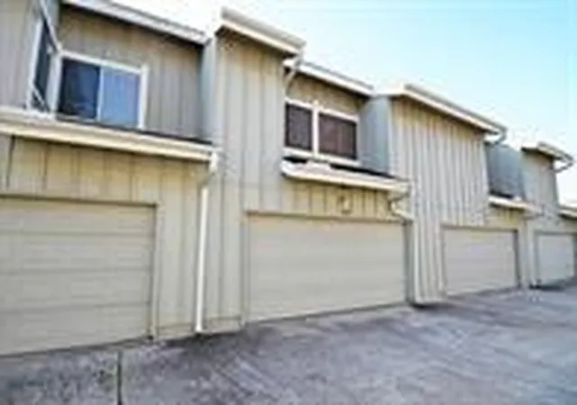 3rd image of 7080 Greenway Chase St, Houston, TX 77072 | MLS# 41612675
