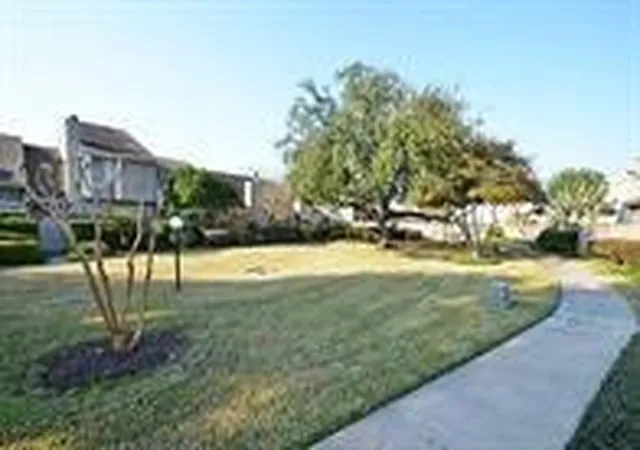 4th image of 7080 Greenway Chase St, Houston, TX 77072 | MLS# 41612675