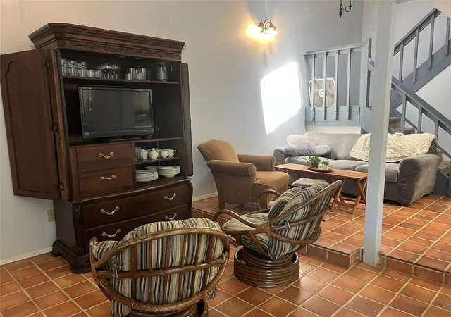 5th image of 7080 Greenway Chase St, Houston, TX 77072 | MLS# 41612675