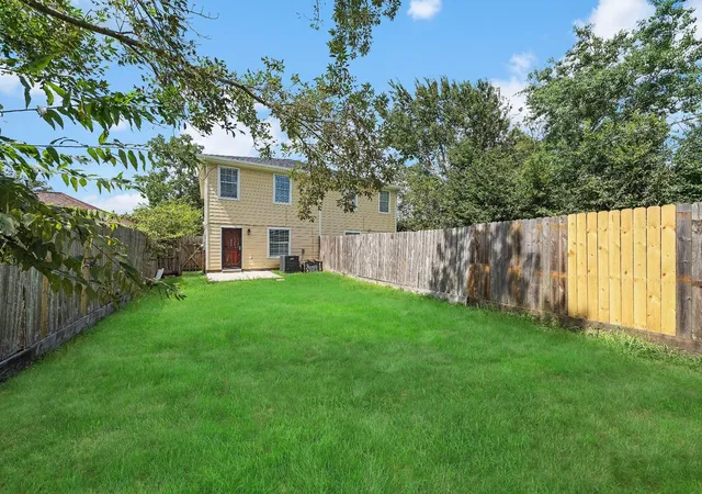 2nd image of 3614 Dawson Ln, Houston, TX 77051