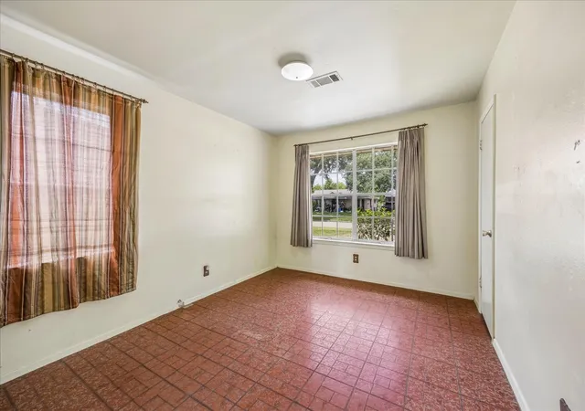 10th image of 4619 Pinebrook Ln, Houston, TX 77053 | MLS# 12015007