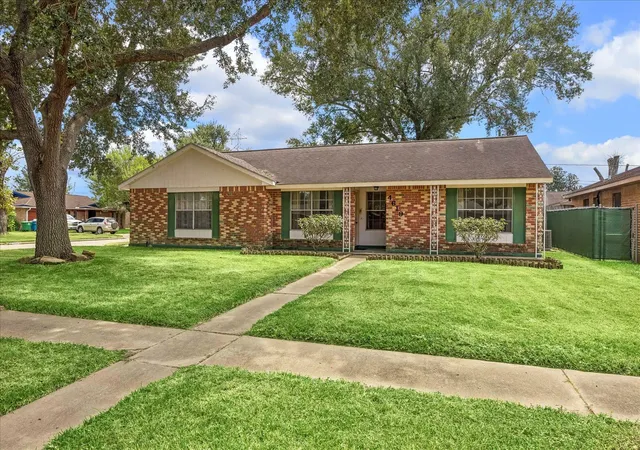 1st image of 4619 Pinebrook Ln, Houston, TX 77053 | MLS# 12015007