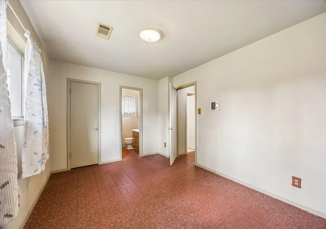 4th image of 4619 Pinebrook Ln, Houston, TX 77053 | MLS# 12015007