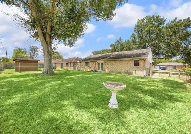 5th image of 4619 Pinebrook Ln, Houston, TX 77053 | MLS# 12015007