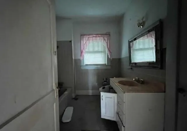 11th image of 2959 Neches St, Beaumont, TX 77701 | MLS# 89294993