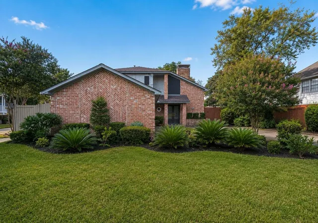 2nd image of 16526 De Lozier St, Jersey Village, TX 77040 | MLS# 43371538