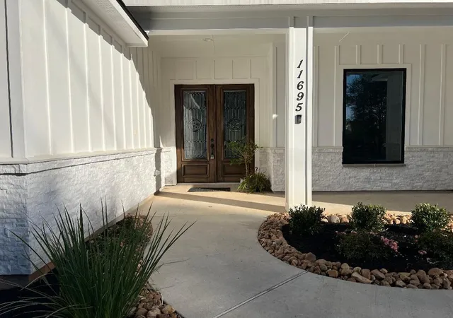 Photo 3 of Single family home for sale at 11695 Amberwood Dr, Montgomery, TX 77356 | MLS# 24778041 | Listing updated on 2026-08-12