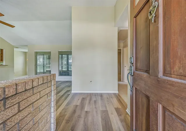4th image of 1109 W Castlewood Ave, Friendswood, TX 77546 | MLS# 66888676