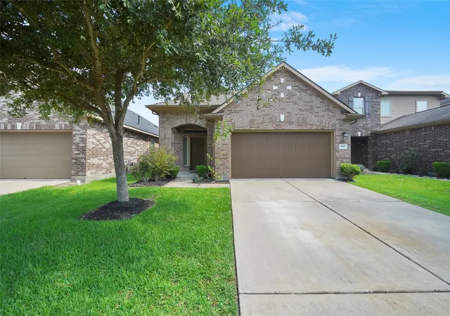 Photo 1 of Single family home for sale at 9303 Fuqua Breeze Dr, Houston, TX 77075 | MLS# 51182883 | Listing updated on 2026-08-09