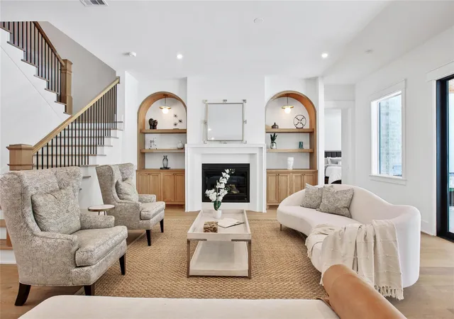 3rd image of 1191 Chamboard Ln, Houston, TX 77018 | MLS# 20912496