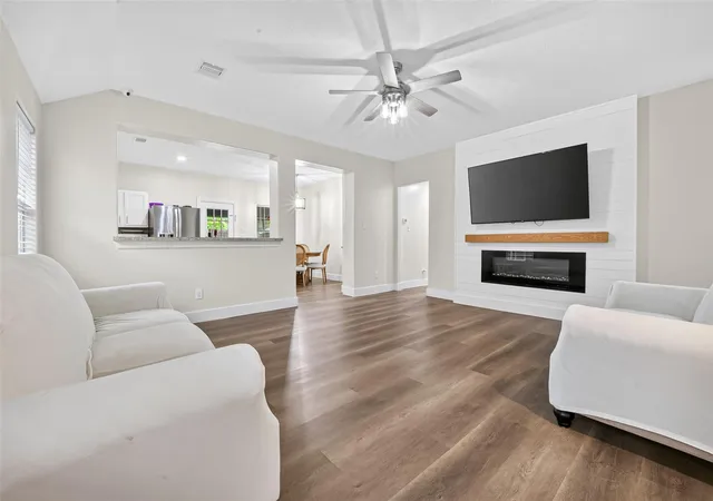 Photo 3 of Single family home for sale at 6519 Haight St, Houston, TX 77028 | MLS# 70365118 | Listing updated on 2026-08-29