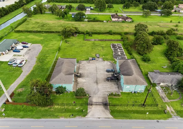 4th image of 2013 Ellis School Rd, Baytown, TX 77521 | MLS# 55918052