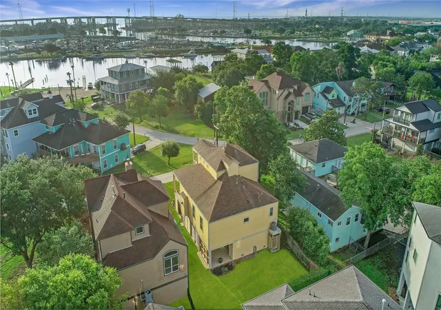 Photo 2 of Sale Pending at 150 Rosewood Rd, Clear Lake Shores, TX 77565 | MLS# 2259590 | Listing updated on 2026-09-14