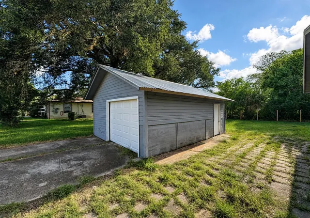 2nd image of 123 Barbara Dr, Clute, TX 77531 | MLS# 26110531