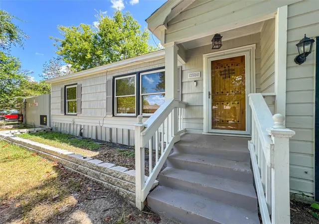 3rd image of 2506 Edgewood St, Liberty, TX 77575 | MLS# 51549149