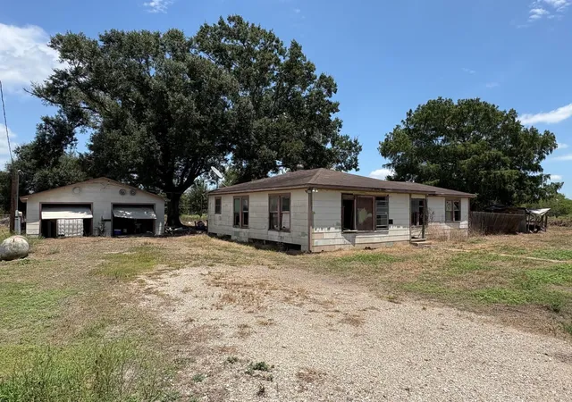 2nd image of 18615 Selig Ln, Guy, TX 77444 | MLS# 10806792