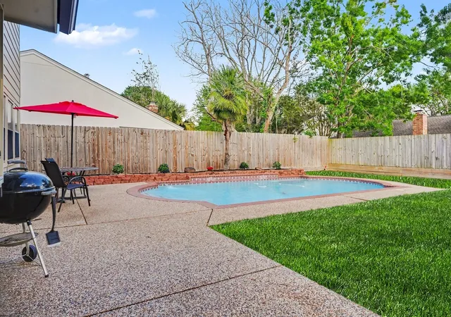 25th image of 15914 Dunmoor Dr, Houston, TX 77059 | MLS# 47982432