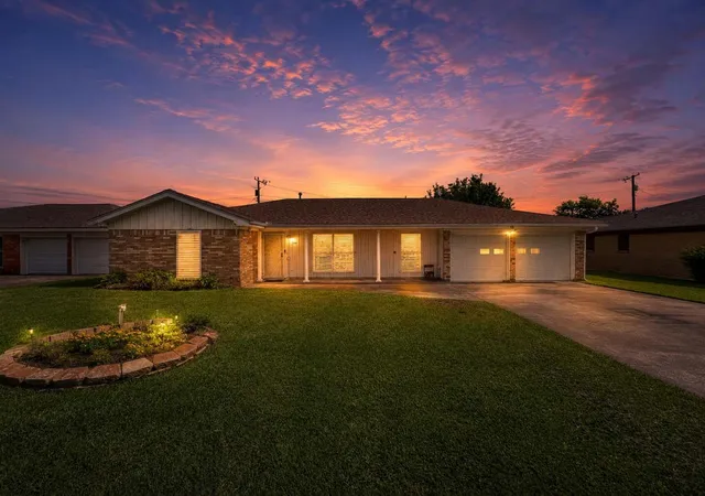1st image of 2514 16th Ave N, Texas City, TX 77590 | MLS# 98504563