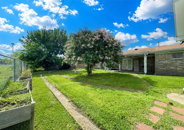 27th image of 2514 16th Ave N, Texas City, TX 77590 | MLS# 98504563