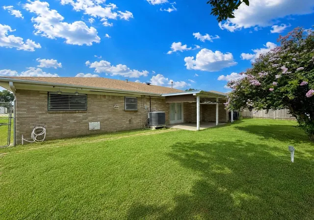 5th image of 2514 16Th Ave N, Texas City, TX 77590 | MLS# 98504563