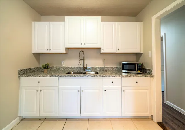 Photo 3 of Single family home for sale at 14210 Hillsboro St, Houston, TX 77015 | MLS# 71390296 | Listing updated on 2026-08-10