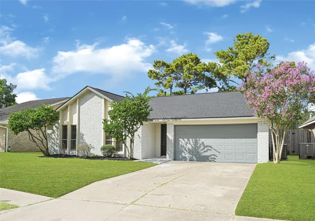 Photo 1 of Single family home for sale at 11534 Sagevalley Dr, Houston, TX 77089 | MLS# 27256123 | Listing updated on 2026-10-10