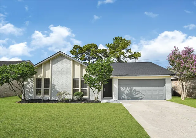 Photo 2 of Single family home for sale at 11534 Sagevalley Dr, Houston, TX 77089 | MLS# 27256123 | Listing updated on 2026-10-10