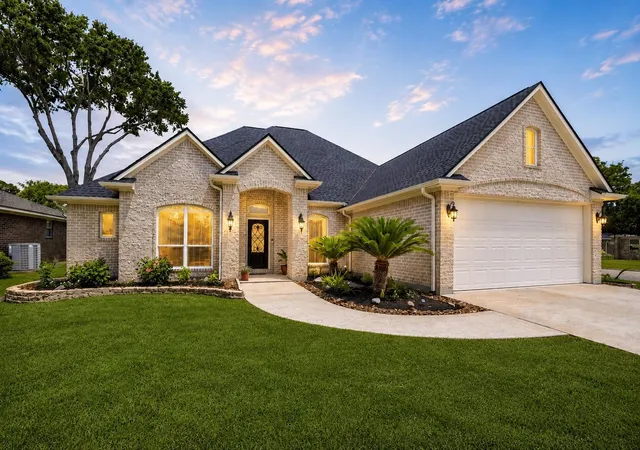 Photo 3 of Single family home for sale at 17412 Waterview Dr, Montgomery, TX 77356 | MLS# 35130375 | Listing updated on 2026-08-16