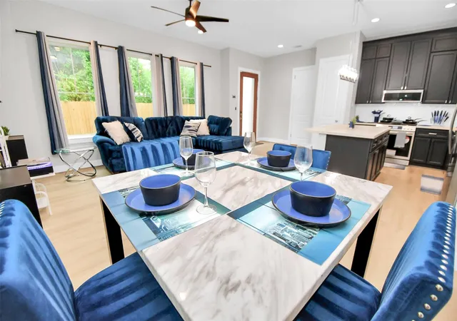 4th image of 5718 Beall St, Houston, TX 77091