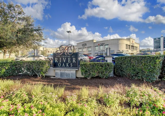 Photo 4 of Sale Pending at 2238 Richmond Ave, Houston, TX 77098 | MLS# 2049091 | Listing updated on 2026-08-23