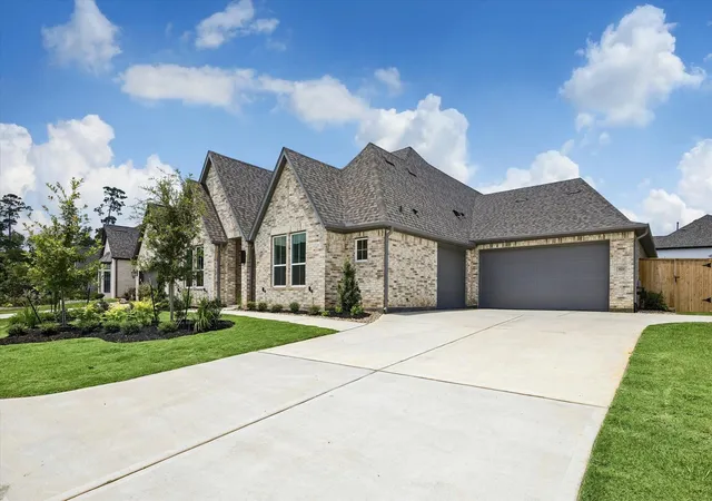 2nd image of 422 Venado View Ct, Conroe, TX 77304 | MLS# 81568436