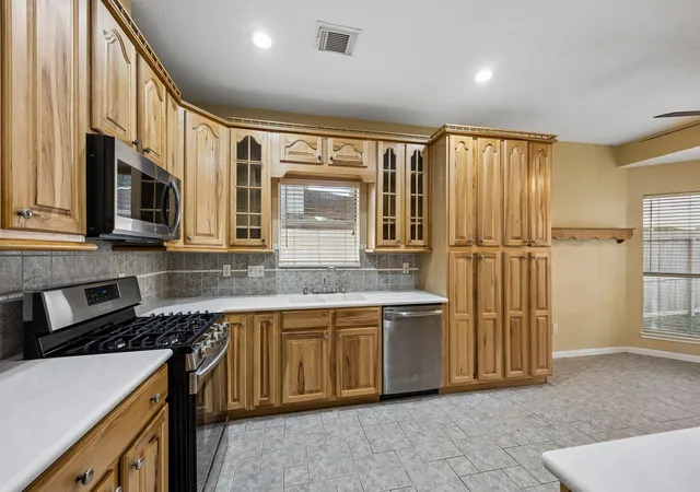 3rd image of 14310 Fair Knoll Wy, Houston, TX 77062 | MLS# 15876471